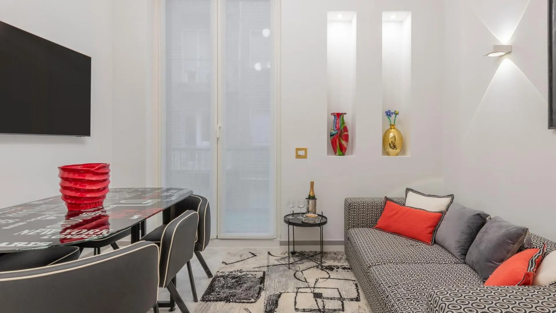 Falcone, 5 - Downtown Apartment Milano 0*,  Italia